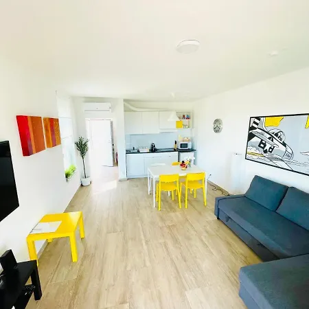 Anapartments *